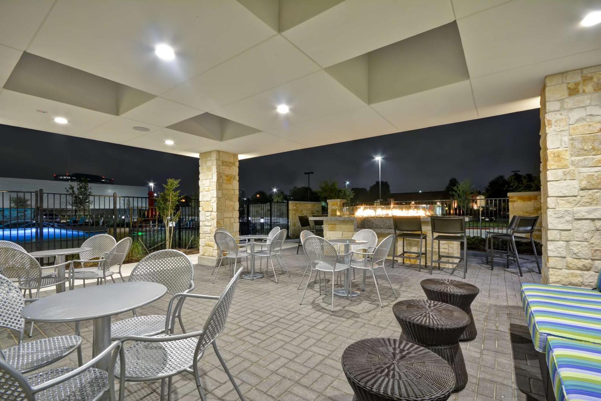 Home2 Suites By Hilton Dallas Addison Zewnętrze zdjęcie